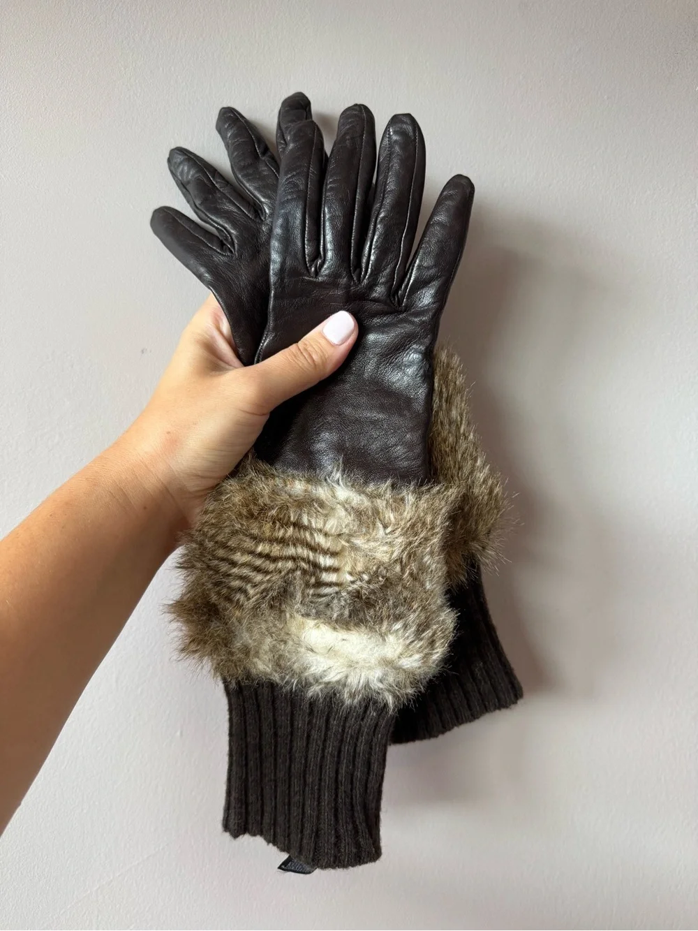 Club Monaco Women’s Chocolate Brown Leather Wool Cashmere Gloves Size Small